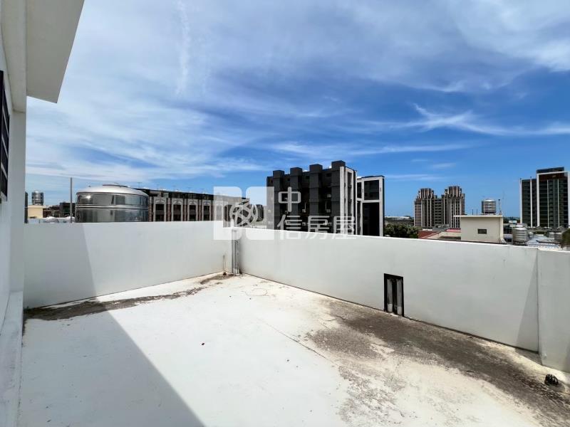 過嶺重劃區旁8米路面寬透天房屋室內格局與周邊環境