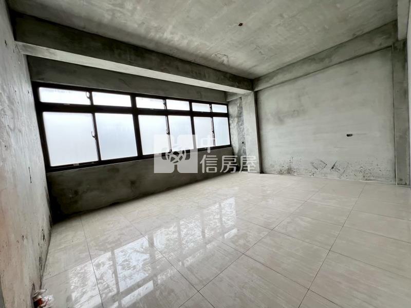 過嶺重劃區旁8米路面寬透天房屋室內格局與周邊環境