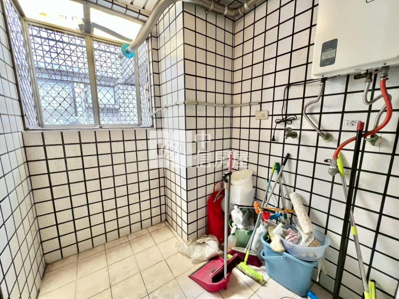 水湳經貿園區大三房平車視野戶房屋室內格局與周邊環境