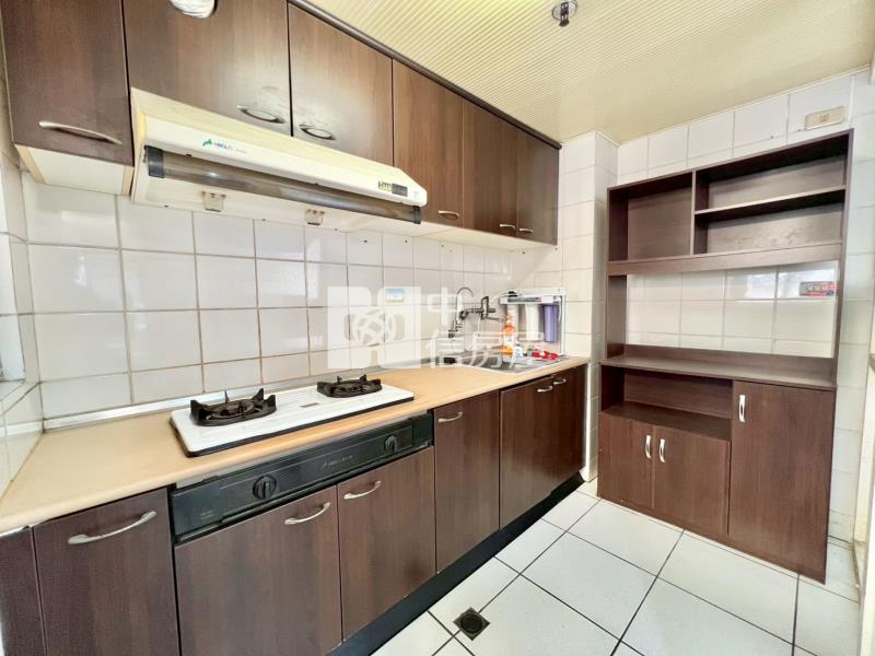 水湳經貿園區大三房平車視野戶房屋室內格局與周邊環境