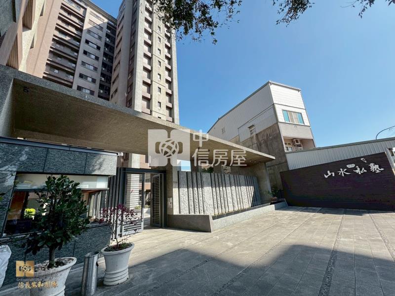 正北興路雙線道漂亮金店面房屋室內格局與周邊環境