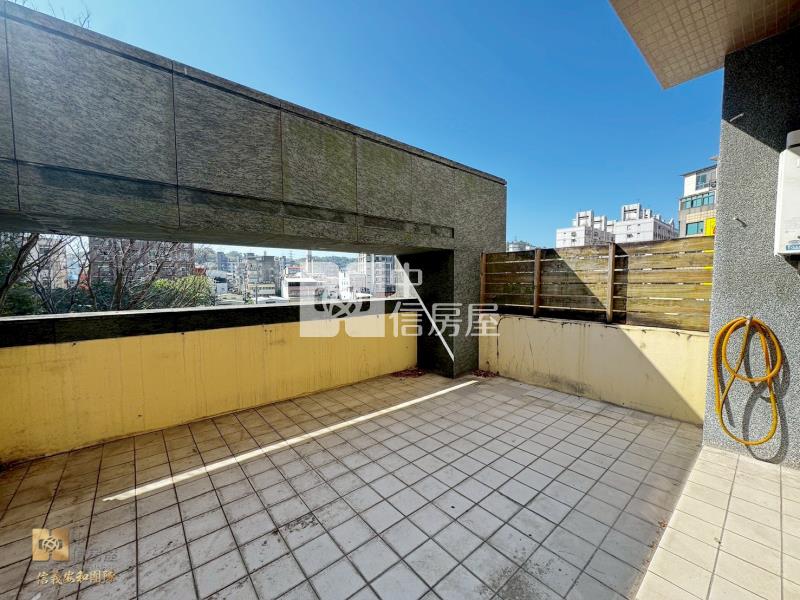 正北興路雙線道漂亮金店面房屋室內格局與周邊環境