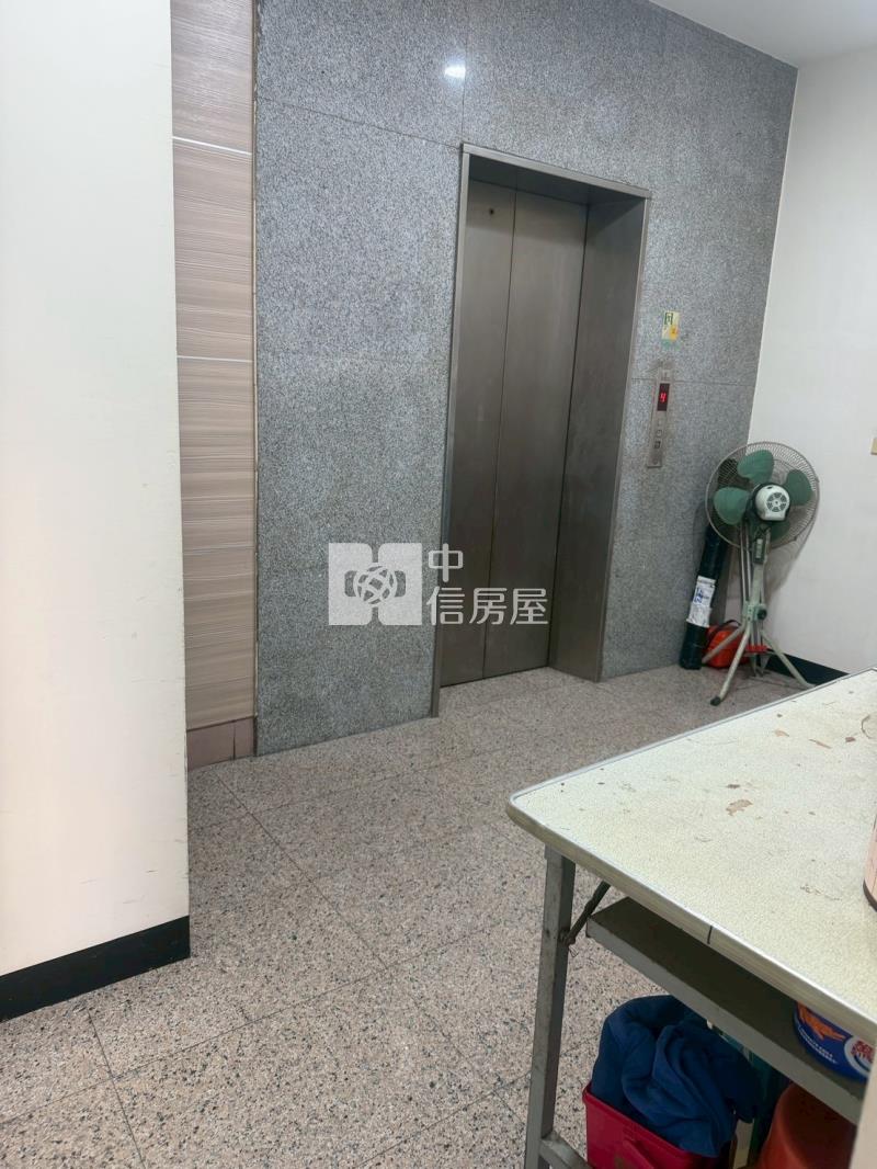 斗六後站黃金三角窗華廈1房屋室內格局與周邊環境