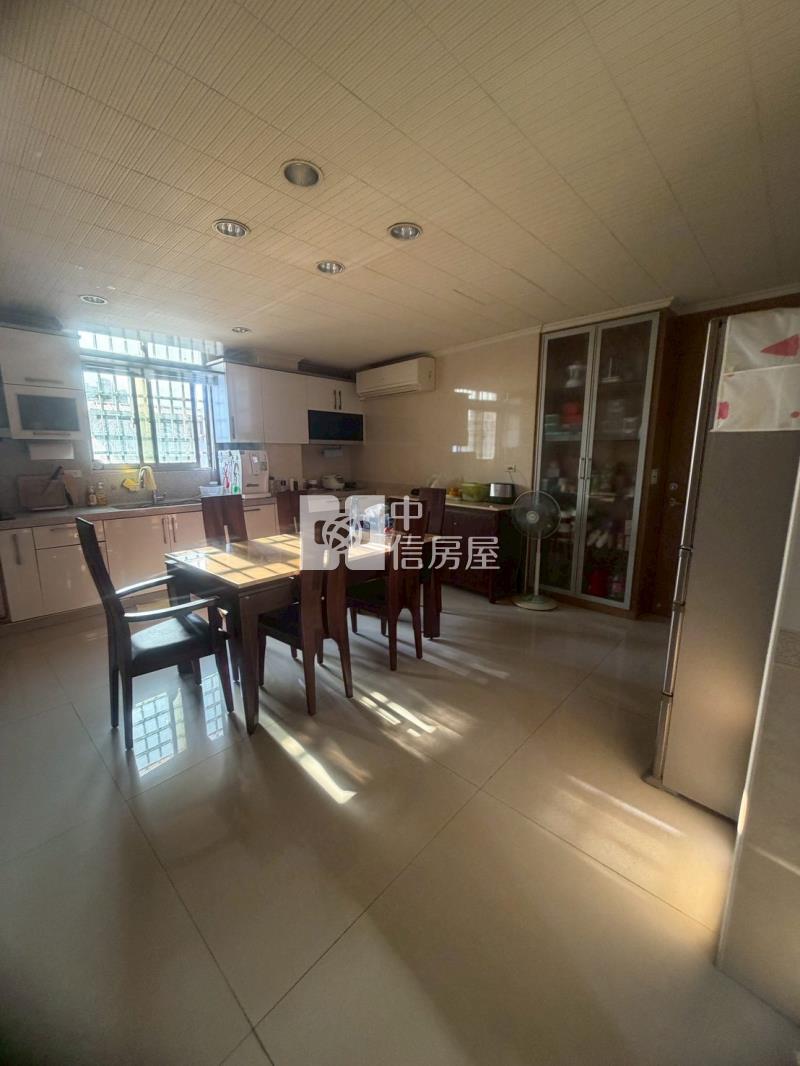 斗六後站黃金三角窗華廈1房屋室內格局與周邊環境