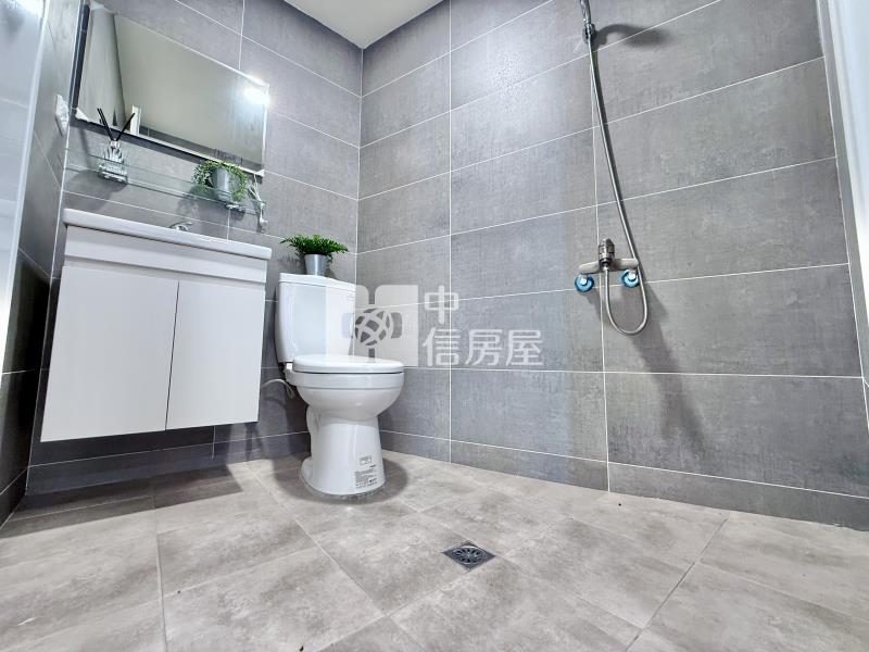 太平市場家樂福滿滿人潮|全新屋況3層樓使用空間大網美店面B房屋室內格局與周邊環境