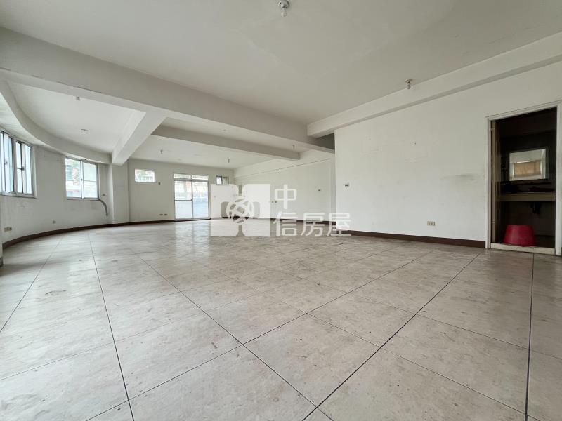 觀光漁市場旁三角窗金店面房屋室內格局與周邊環境