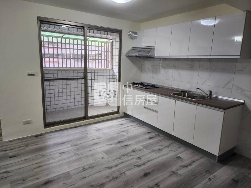 白金漢宮三房平車房屋室內格局與周邊環境