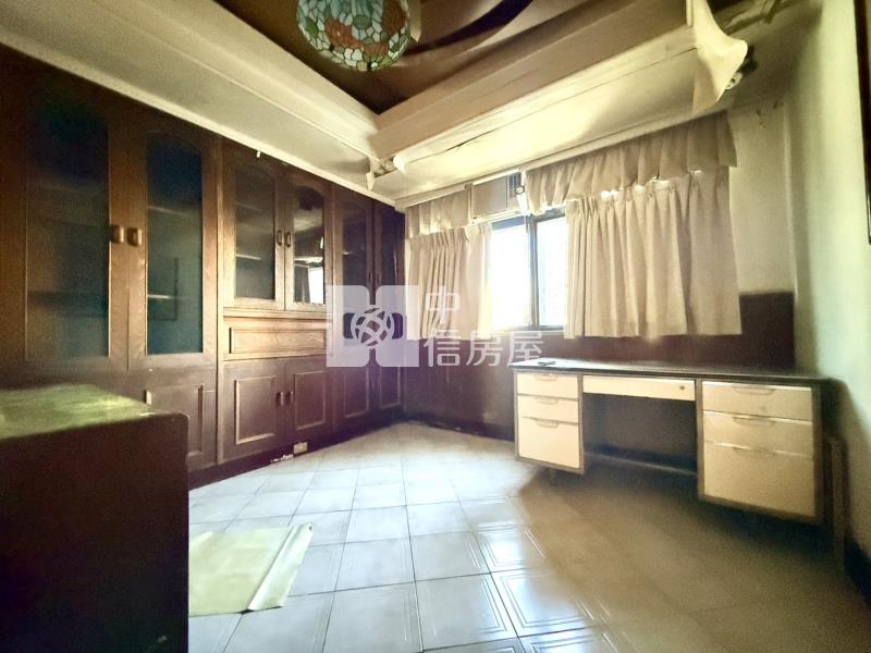 正忠孝路3+1房三面採光大公寓房屋室內格局與周邊環境