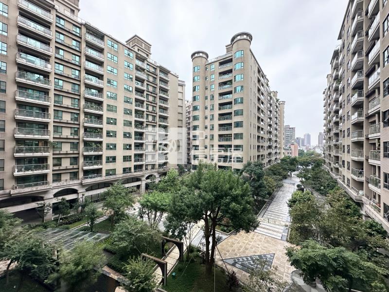 藝文大觀4房雙車房屋室內格局與周邊環境