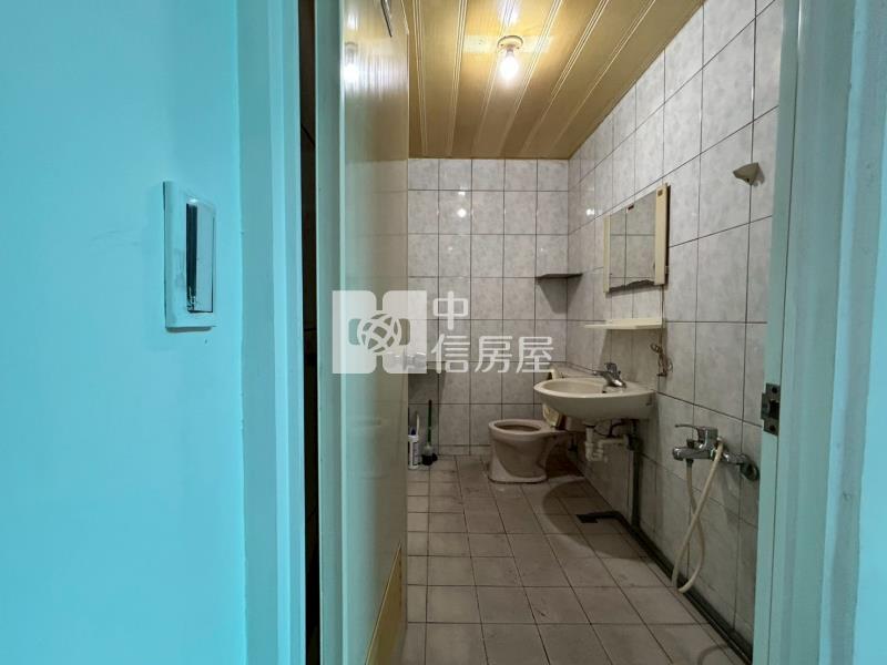 新市工業城廠辦住三合一明亮廠房房屋室內格局與周邊環境