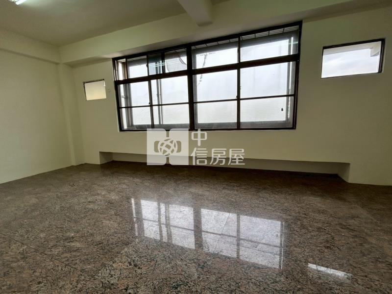 新市工業城廠辦住三合一明亮廠房房屋室內格局與周邊環境