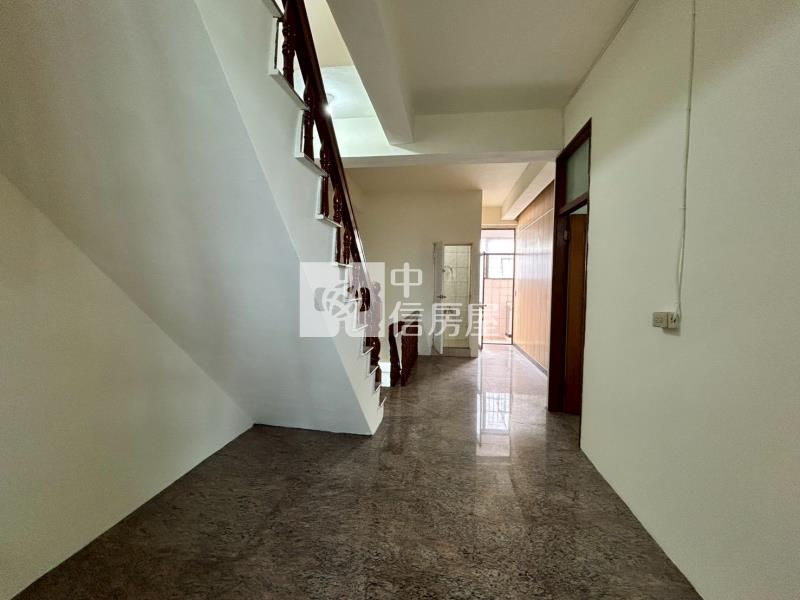 新市工業城廠辦住三合一明亮廠房房屋室內格局與周邊環境