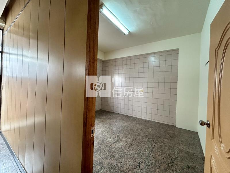 新市工業城廠辦住三合一明亮廠房房屋室內格局與周邊環境