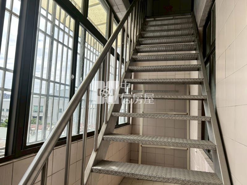 新市工業城廠辦住三合一明亮廠房房屋室內格局與周邊環境