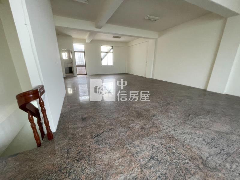 新市工業城廠辦住三合一明亮廠房房屋室內格局與周邊環境