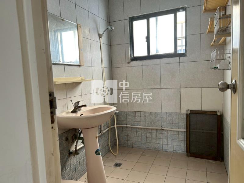 新市工業城廠辦住三合一明亮廠房房屋室內格局與周邊環境