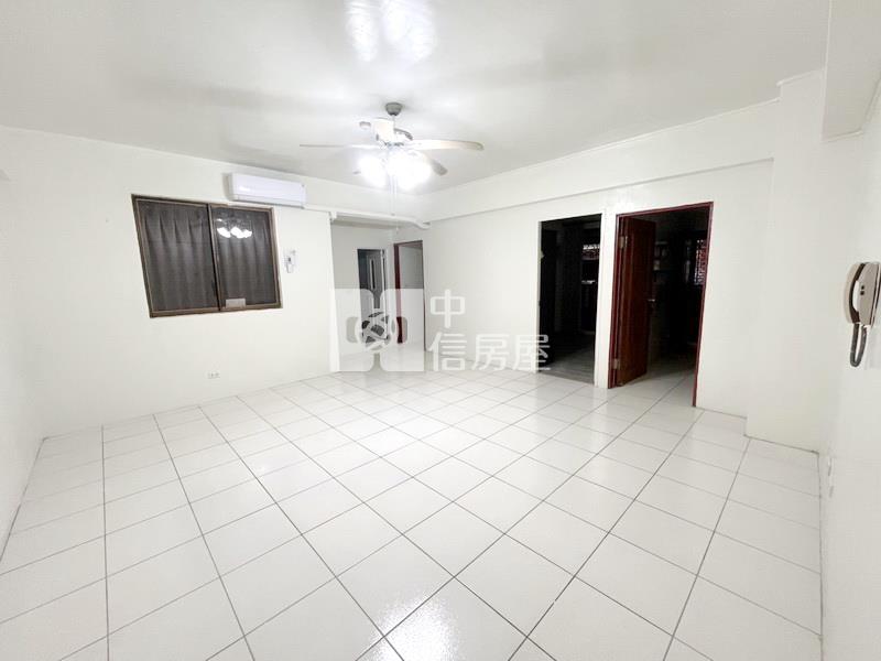 平鎮家樂福山仔頂電梯三房車房屋室內格局與周邊環境