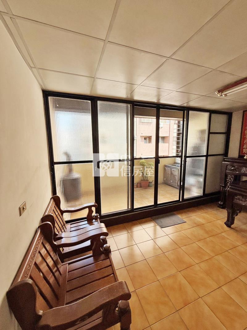 瀋陽路文心崇德捷運站金透店房屋室內格局與周邊環境