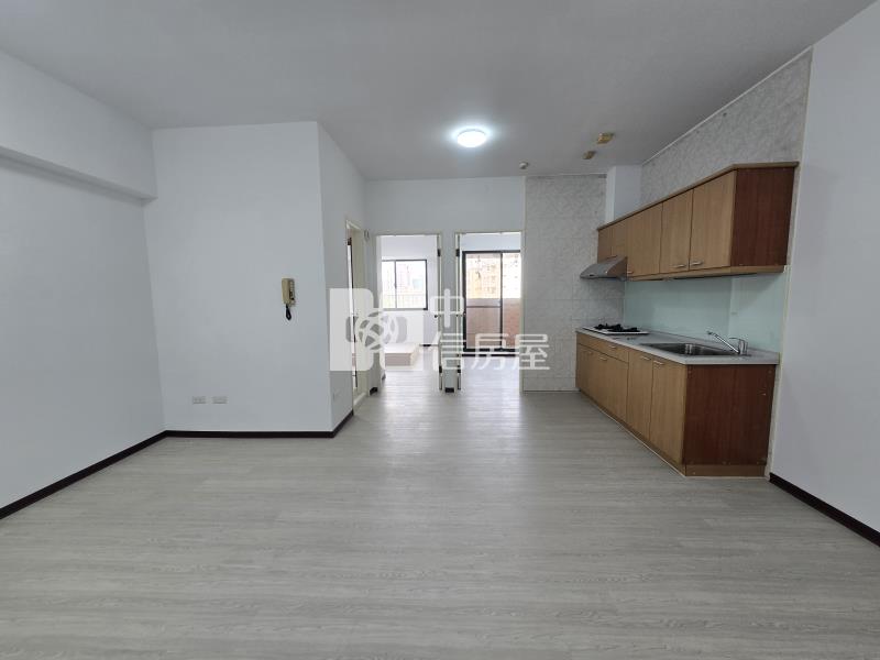 園道優閣二房車位房屋室內格局與周邊環境