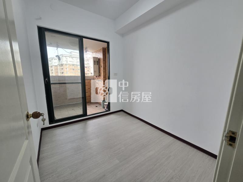 園道優閣二房車位房屋室內格局與周邊環境