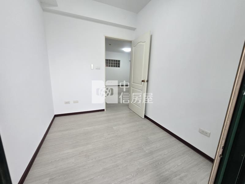 園道優閣二房車位房屋室內格局與周邊環境