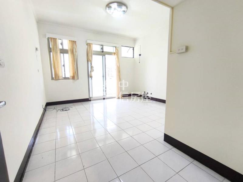 【新世紀】鄰近大崙國中透天別墅房屋室內格局與周邊環境