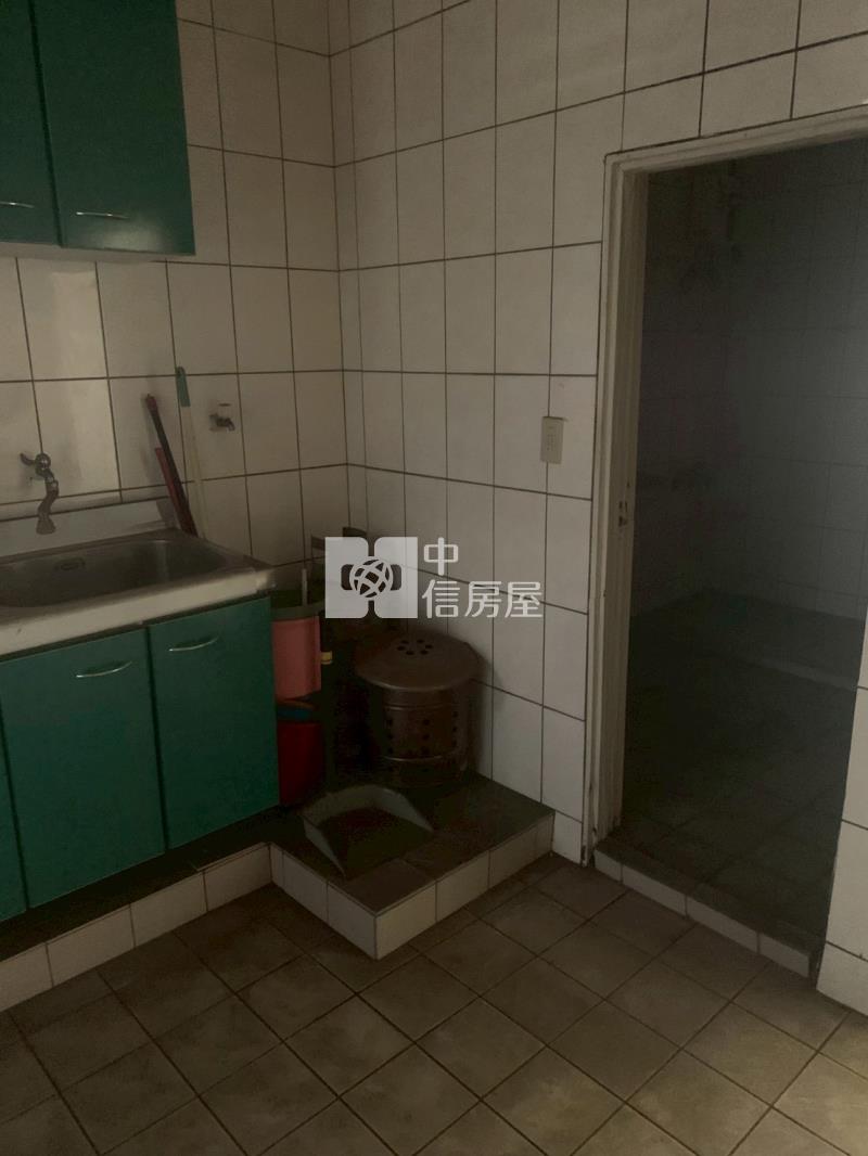 教育大學電梯採光2房房屋室內格局與周邊環境