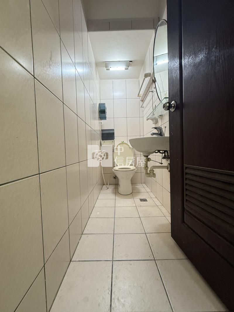 客運園區旁精品小透天房屋室內格局與周邊環境