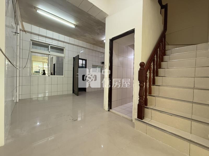 客運園區旁精品小透天房屋室內格局與周邊環境