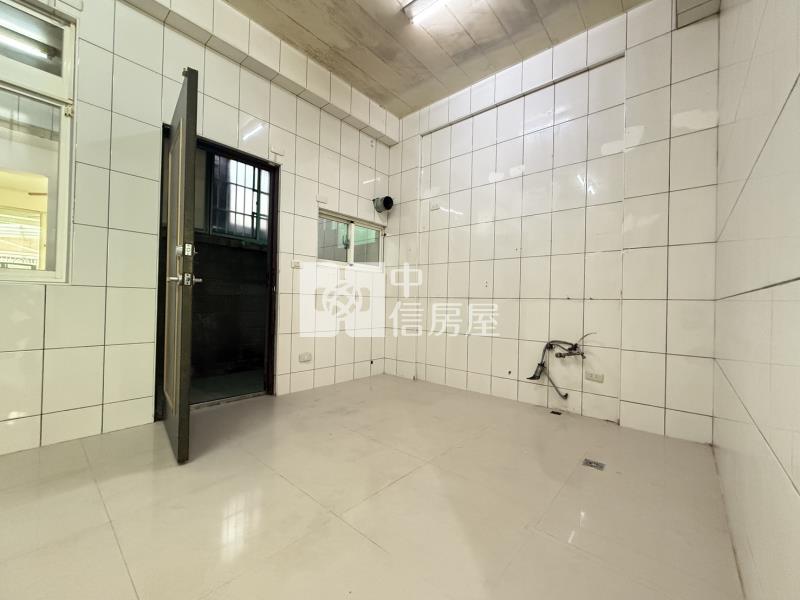 客運園區旁精品小透天房屋室內格局與周邊環境