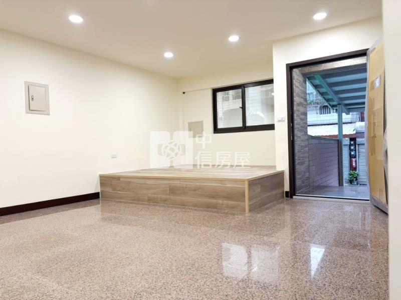 【新世紀】中原商圈3+1房前院停車房屋室內格局與周邊環境