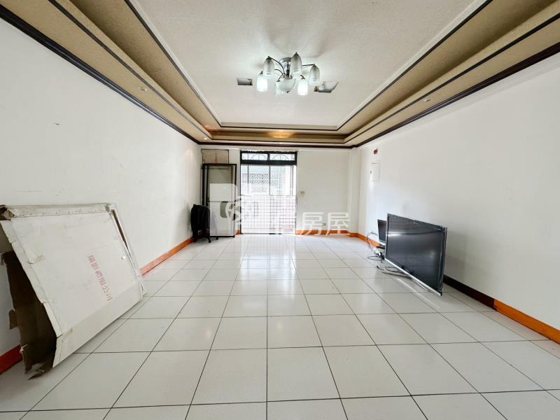 近內壢後站華勛商圈電梯美三房房屋室內格局與周邊環境