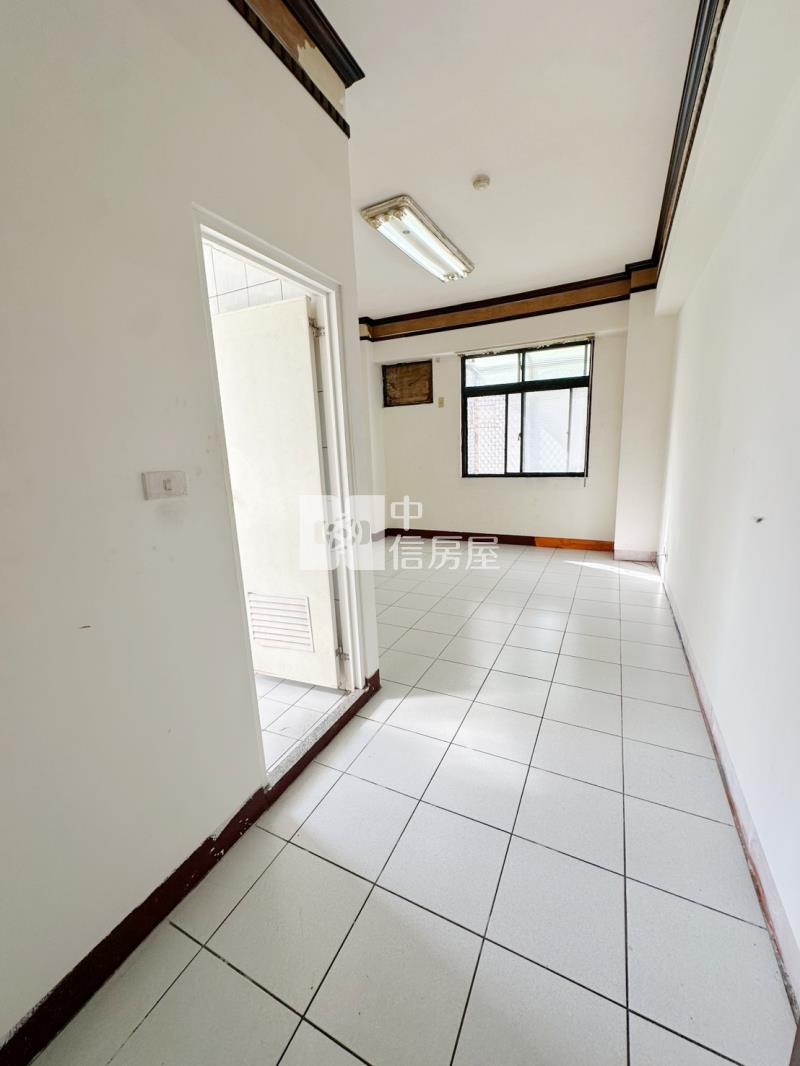 近內壢後站華勛商圈電梯美三房房屋室內格局與周邊環境