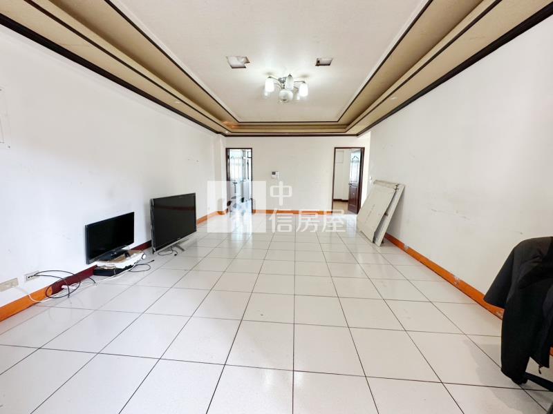 近內壢後站華勛商圈電梯美三房房屋室內格局與周邊環境