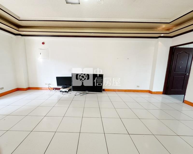 近內壢後站華勛商圈電梯美三房房屋室內格局與周邊環境