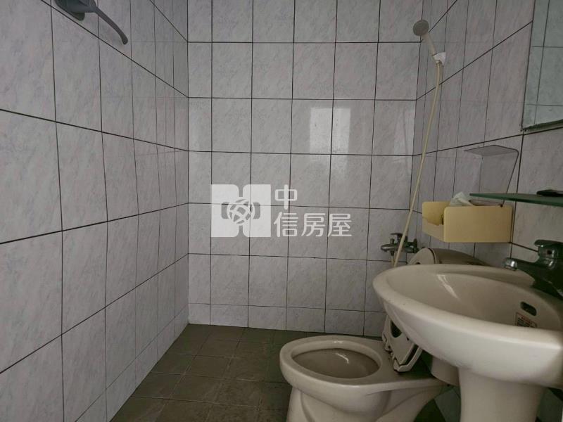 頂六星巴克店面房屋室內格局與周邊環境