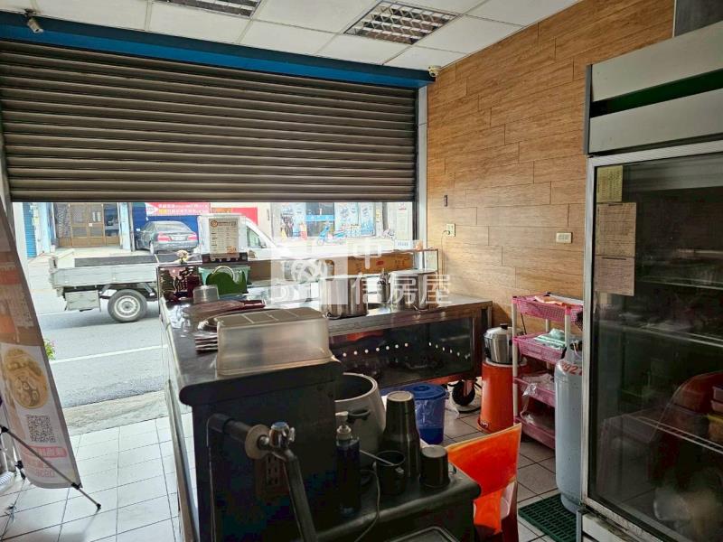 頂六星巴克店面房屋室內格局與周邊環境