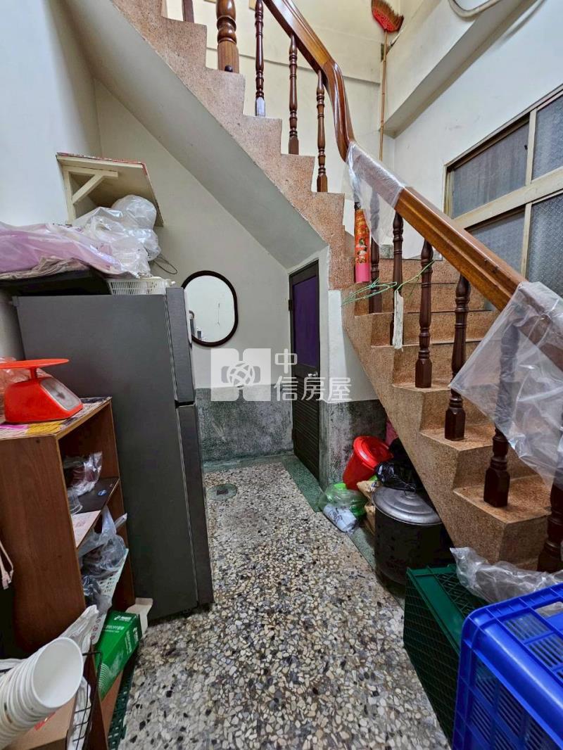 頂六星巴克店面房屋室內格局與周邊環境