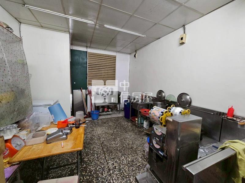 頂六星巴克店面房屋室內格局與周邊環境