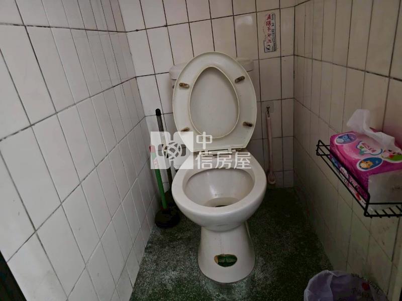 頂六星巴克店面房屋室內格局與周邊環境