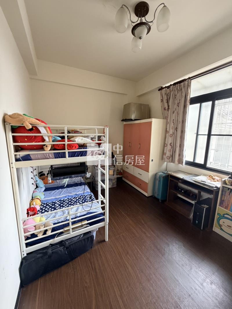 高雄小港雙車庫透天房屋室內格局與周邊環境