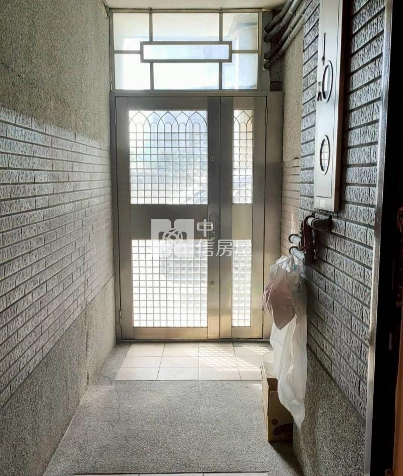 台中南區 優質雙車別墅房屋室內格局與周邊環境