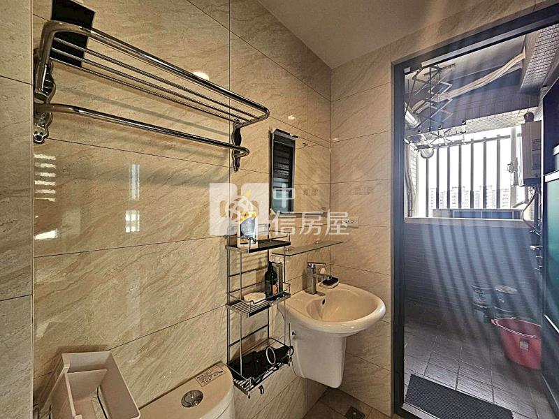 水湳經貿三房平車房屋室內格局與周邊環境