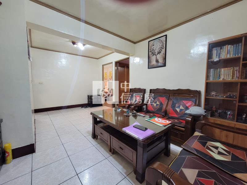 華勛大面寬一樓~門口可停車房屋室內格局與周邊環境