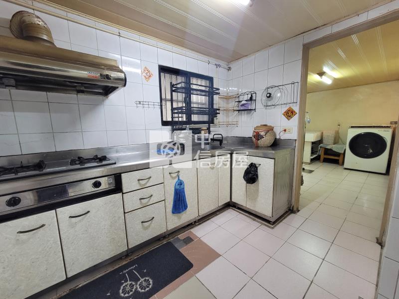 華勛大面寬一樓~門口可停車房屋室內格局與周邊環境