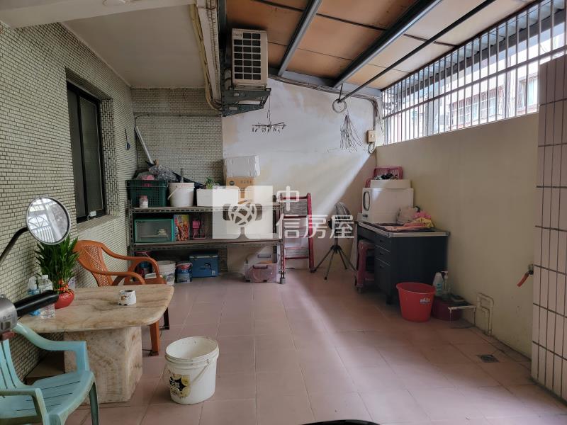 華勛大面寬一樓~門口可停車房屋室內格局與周邊環境