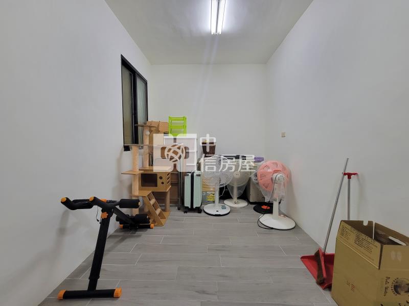 華勛大面寬一樓~門口可停車房屋室內格局與周邊環境