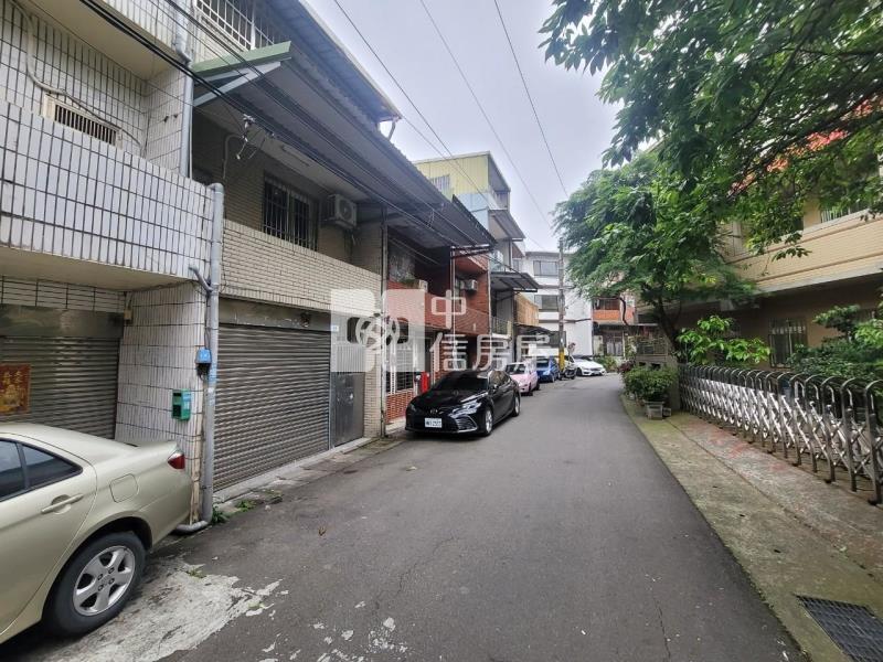 平鎮山仔頂裝潢美透天房屋室內格局與周邊環境