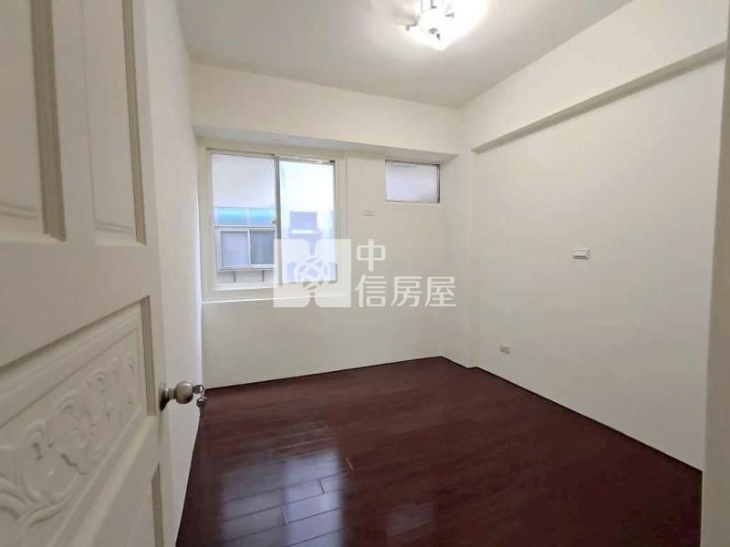 近龍潭交流道電梯美3房房屋室內格局與周邊環境