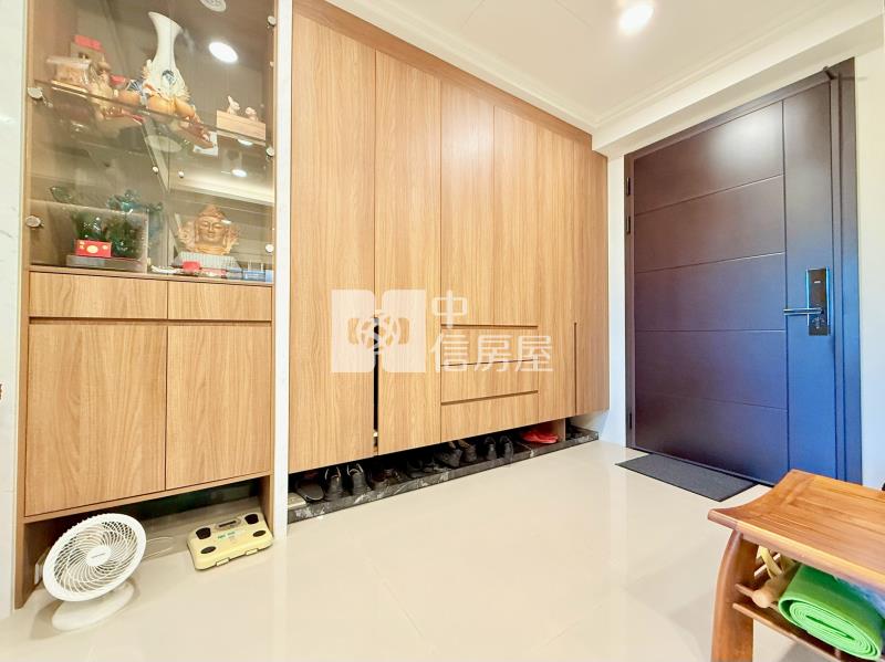 順天敦凰四房雙主臥三平車房屋室內格局與周邊環境